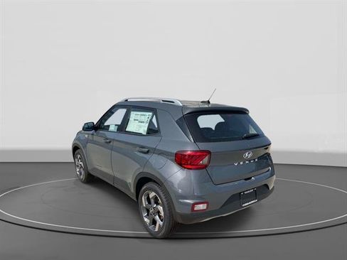New 2026 Hyundai Venue SEL FWD image 5