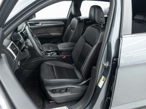 Used 2023 Volkswagen Atlas Cross Sport SE w/ Black Wheel Package AWD/4WD image 8