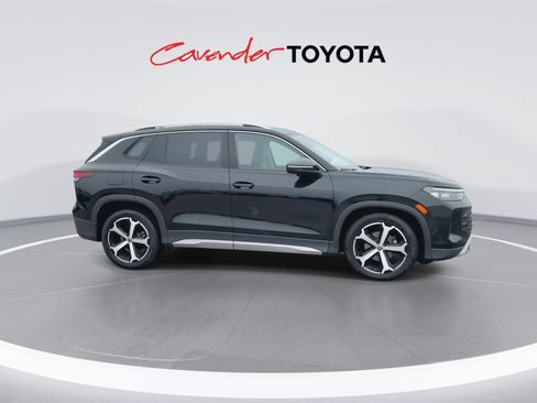 Used 2026 Volkswagen Tiguan SE FWD image 9