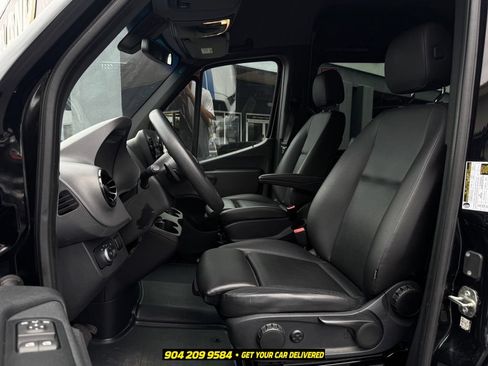 Used 2019 Mercedes-Benz Sprinter 2500 image 20