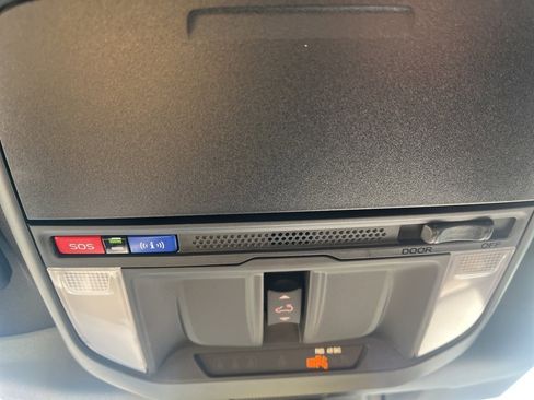 Used 2025 Subaru Forester Limited w/ Popular Package image 19