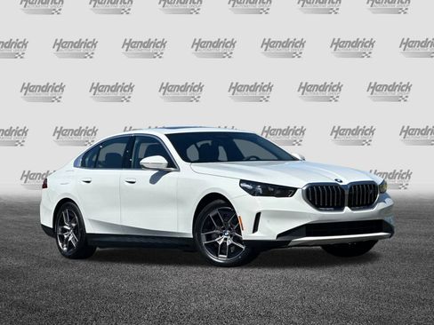 New 2026 BMW i5 eDrive40 RWD image 2