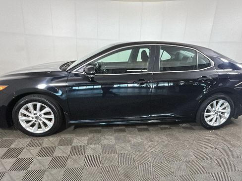 Used 2024 Toyota Camry SE FWD image 5