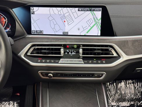 Used 2022 BMW X7 xDrive40i w/ Premium Package image 25