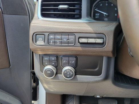 Used 2021 GMC Yukon Denali w/ Denali Premium Package image 15