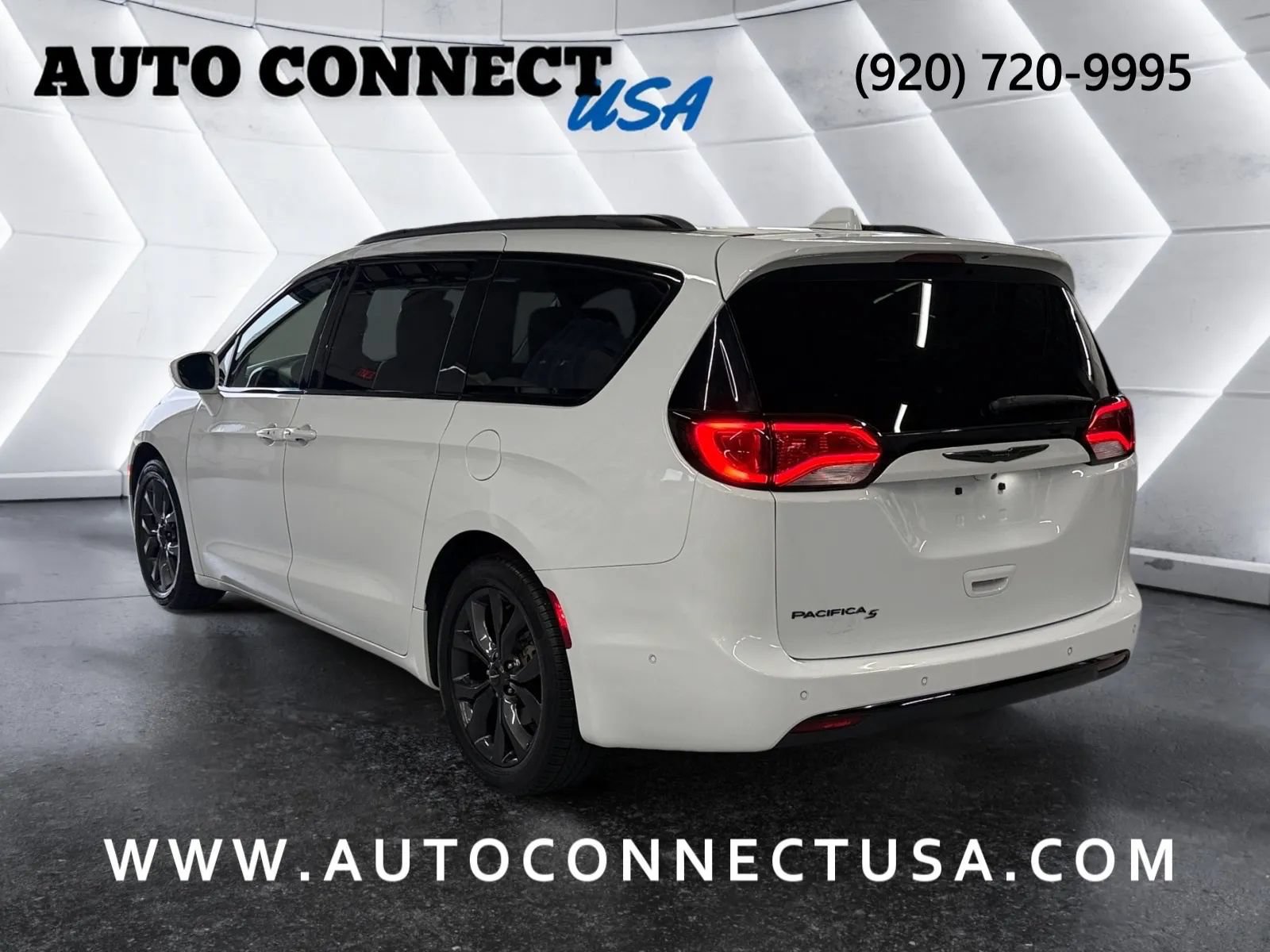 Used 2018 Chrysler Pacifica Touring-L Plus w/ Advanced Safetytec Group FWD image 8