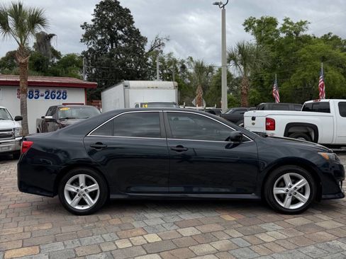 Used 2014 Toyota Camry SE image 4