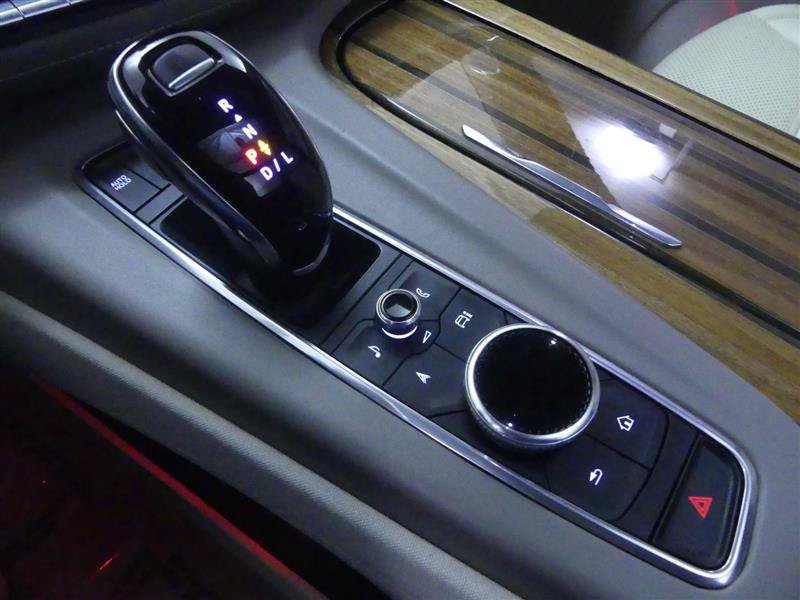 Used 2022 Cadillac Escalade ESV Premium Luxury Platinum w/ Heavy-Duty Trailer Package AWD/4WD image 26