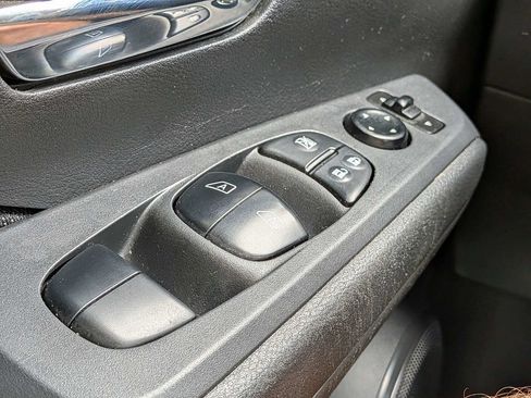 Used 2024 Nissan Kicks SV FWD image 25