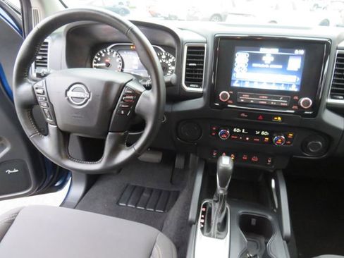 Used 2023 Nissan Frontier SV w/ SV Convenience Package image 23