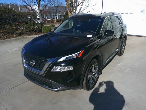 Used 2023 Nissan Rogue SL w/ SL Premium Package image 5