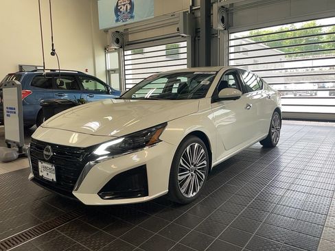 Used 2023 Nissan Altima 2.5 SL AWD/4WD image 3