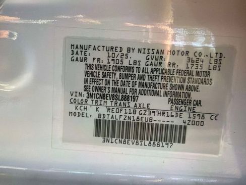 New 2025 Nissan Versa SV w/ Trunk Package FWD image 29