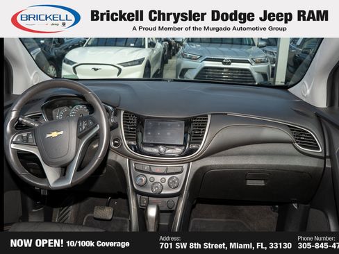 Used 2020 Chevrolet Trax LT w/ LT Convenience Package image 18