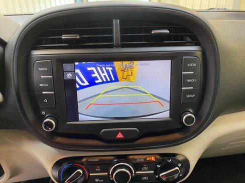 Used 2025 Kia Soul FWD image 39