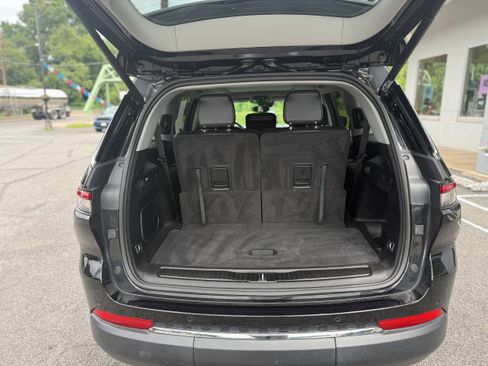 Used 2022 Jeep Grand Cherokee L Limited image 10