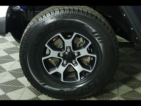 Used 2022 Jeep Wrangler Unlimited Rubicon w/ Cold Weather Group image 10