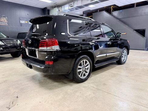 Used 2015 Lexus LX 570 4WD w/ Luxury Package image 10