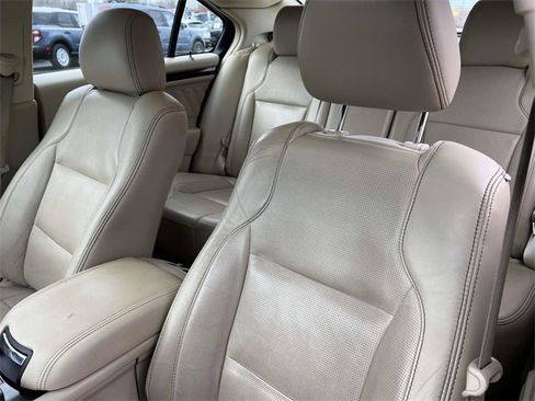 Used 2014 Ford Taurus Limited w/ Equipment Group 301A image 22