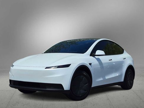 Used 2026 Tesla Model Y 2WD image 1