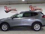 Used 2017 Nissan Rogue SV image 2