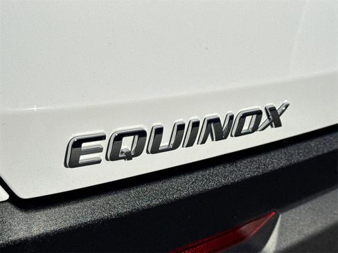 Used 2026 Chevrolet Equinox LT image 12