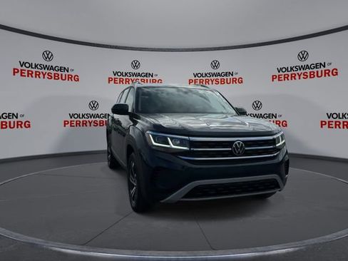 Used 2023 Volkswagen Atlas SEL AWD/4WD image 2