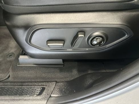 Used 2024 Jeep Grand Cherokee Limited AWD/4WD image 23