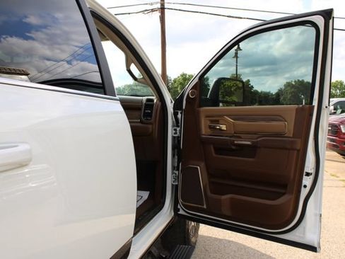 Used 2023 RAM 2500 Limited AWD/4WD image 46