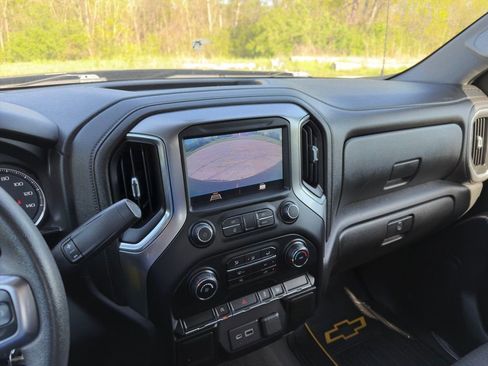 Used 2020 Chevrolet Silverado 1500 LT w/ Trailering Package image 9