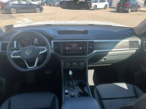 Used 2021 Volkswagen Atlas SE w/ Panoramic Sunroof Package AWD/4WD image 16