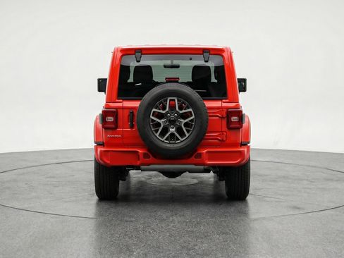 Used 2025 Jeep Wrangler Unlimited Sahara AWD/4WD image 7