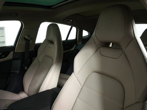 New 2026 Porsche Panamera 4 image 5