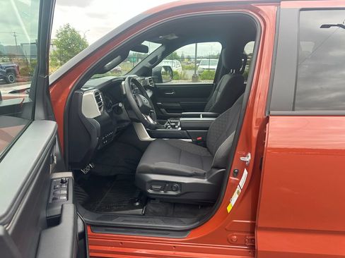 Used 2025 Toyota Tundra SR5 AWD/4WD image 12