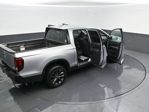 Used 2022 Honda Ridgeline Sport image 25