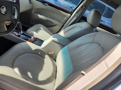 Used 2010 Buick Lucerne CXL image 11
