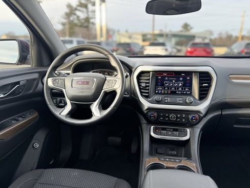 Used 2023 GMC Acadia SLE w/ Driver Convenience Package image 13