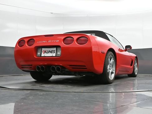 Used 1998 Chevrolet Corvette Convertible w/ Memory Pkg RWD image 29