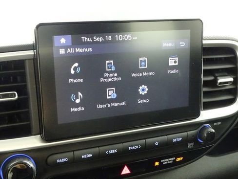 Used 2024 Hyundai Venue SEL image 26