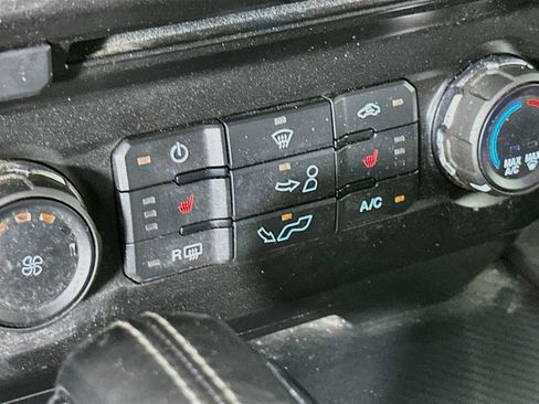 Used 2018 Ford F150 XLT w/ Equipment Group 302A Luxury AWD/4WD image 27
