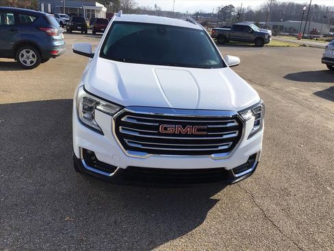 Used 2022 GMC Terrain SLT w/ LPO, Floor Liner Package image 6