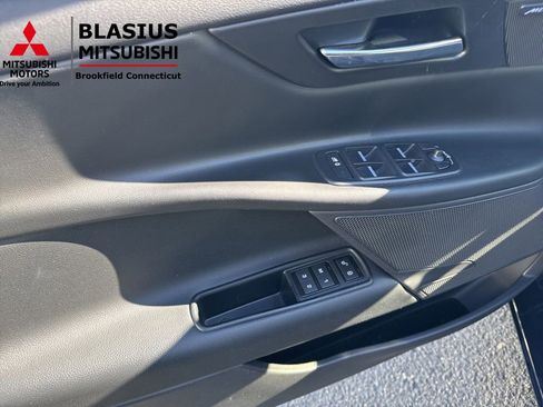Used 2017 Jaguar XE Premium RWD image 18