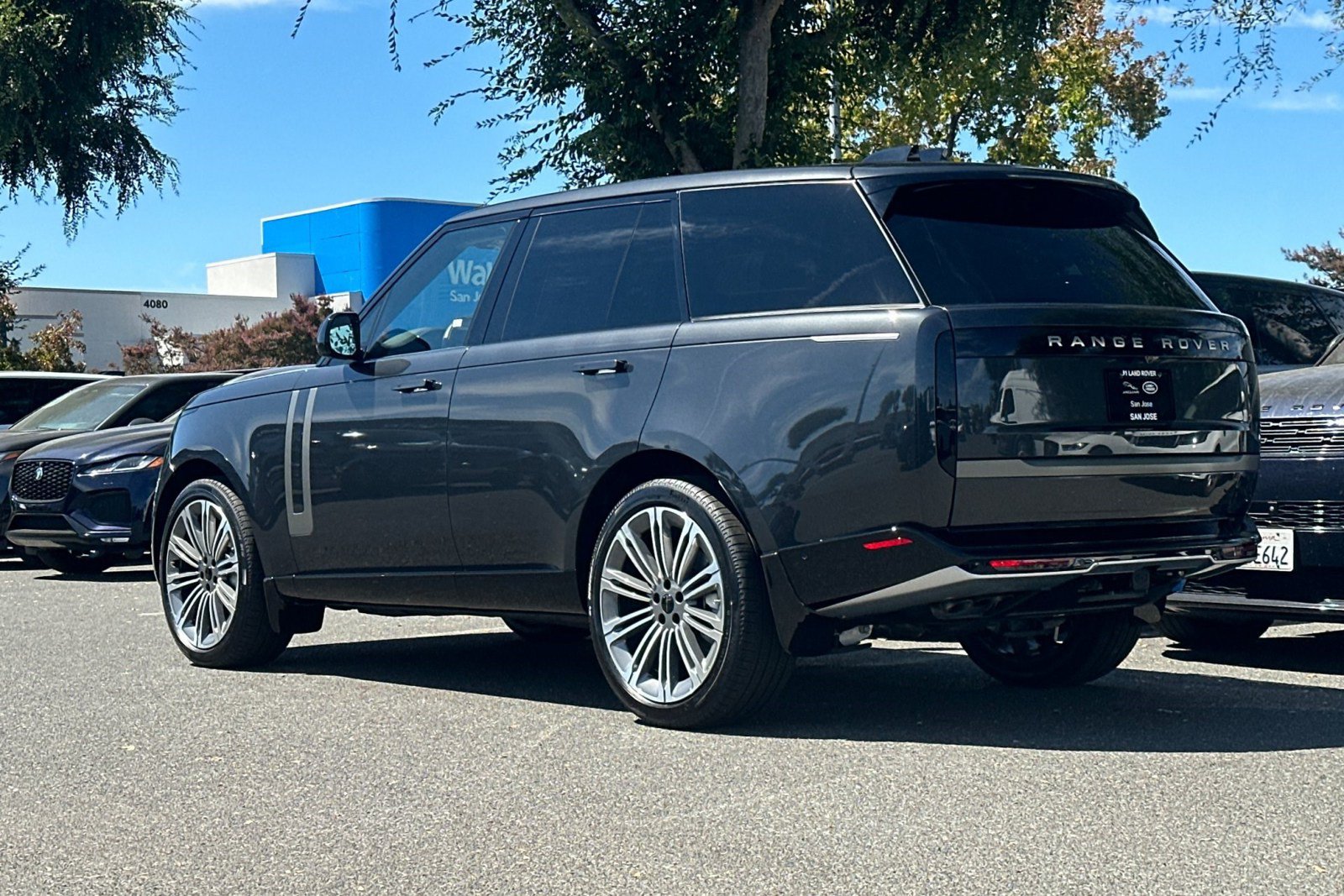 New 2026 Land Rover Range Rover SE AWD/4WD image 4