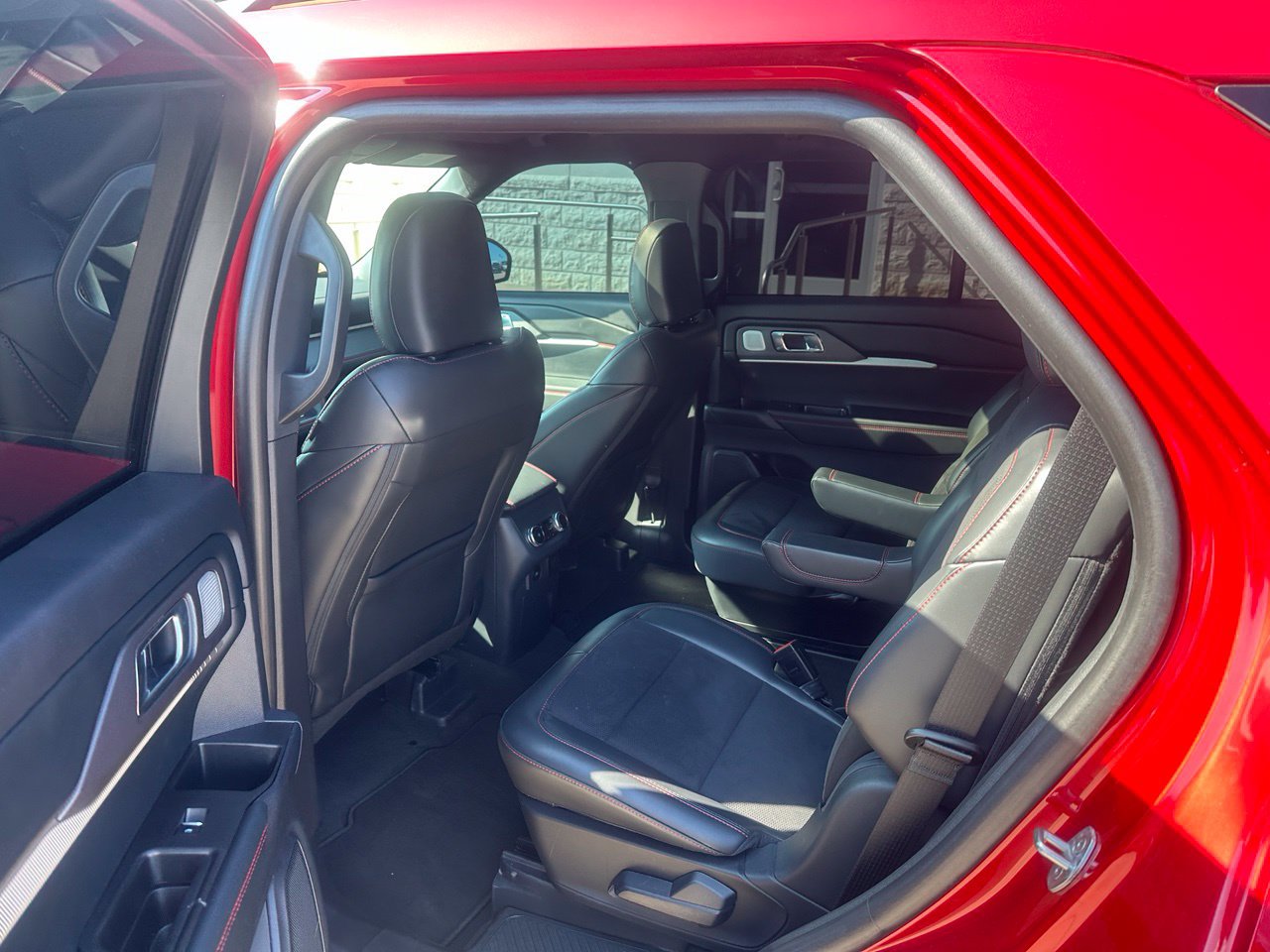 Used 2025 Ford Explorer ST w/ Sun And Sound Package AWD/4WD image 9