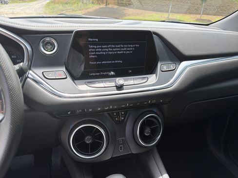 Used 2022 Chevrolet Blazer LT FWD image 28