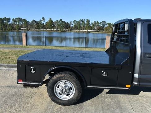 Used 2022 Ford F350 XL w/ Power Equipment Group image 4