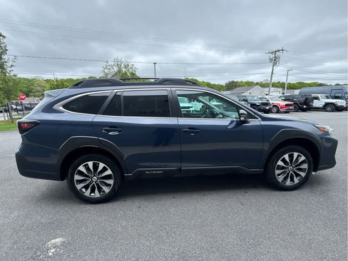 Used 2024 Subaru Outback Limited AWD/4WD image 9