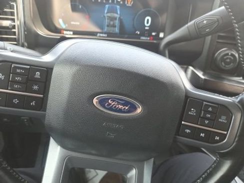 Used 2023 Ford F250 Lariat w/ Lariat Ultimate Package AWD/4WD image 19