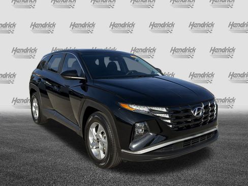 Used 2024 Hyundai Tucson SE image 2