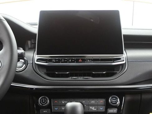 New 2026 Jeep Compass Limited w/ Sun, Sound & Navigation Group AWD/4WD image 26